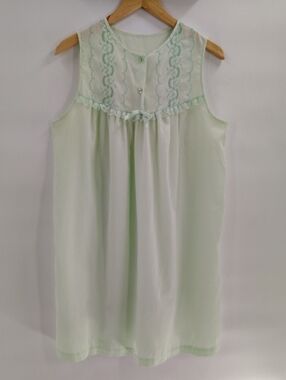 Vintage Nightgown Size Medium Green Embroidered Lace Gilead